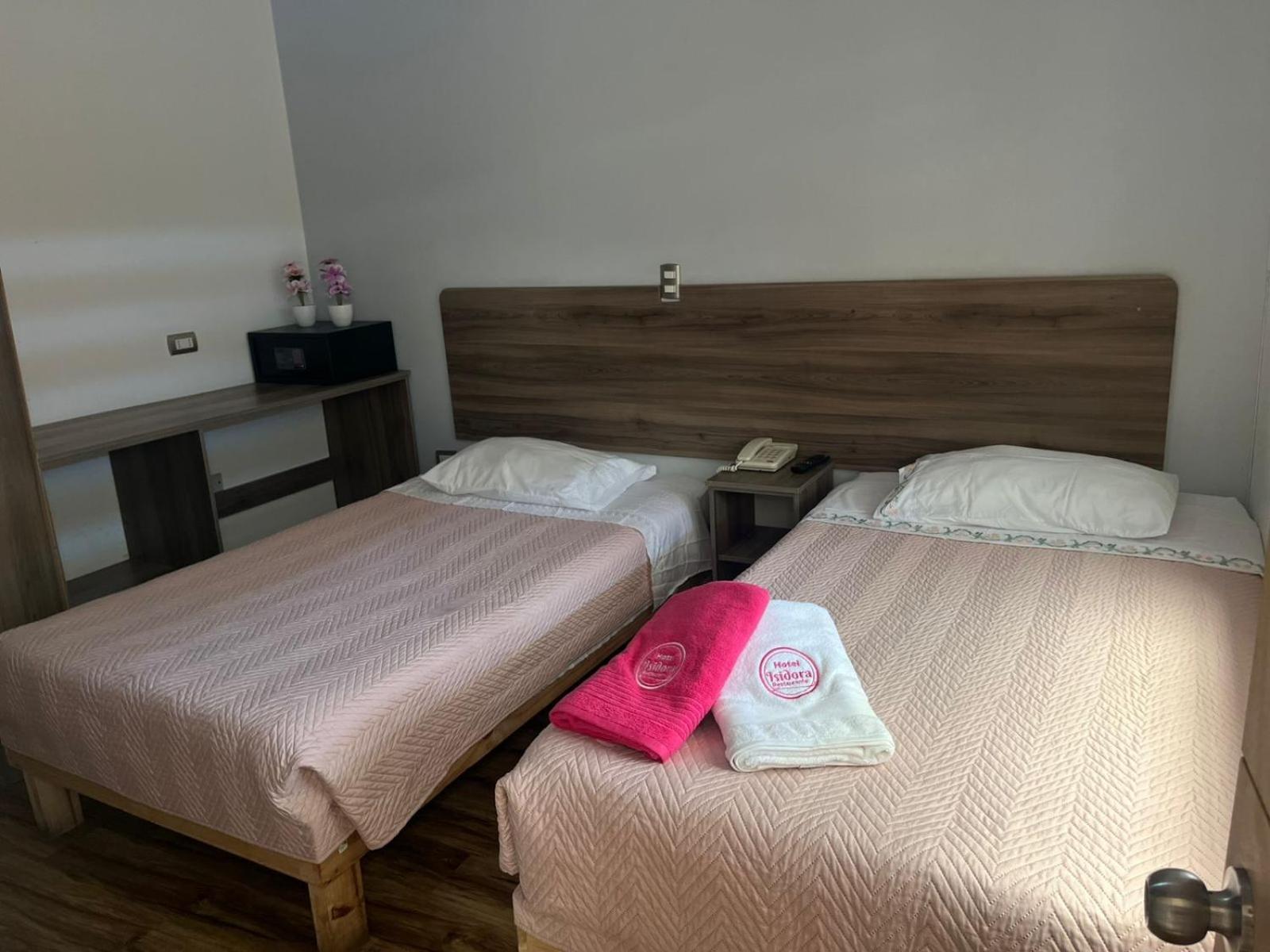Hotel Y Restaurant Isidora Арика Екстериор снимка